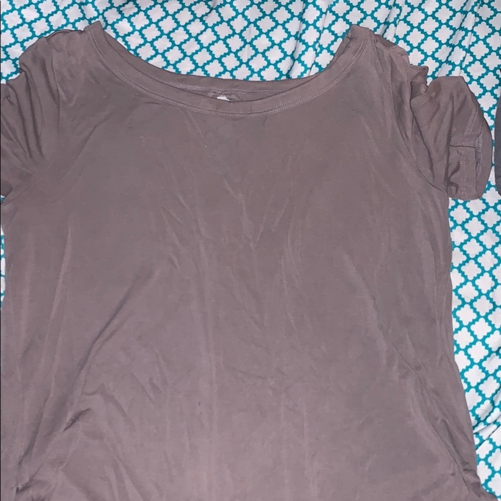 grey shirt